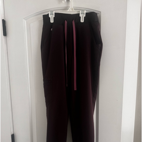 brown scrub joggers - Picture 2 of 4